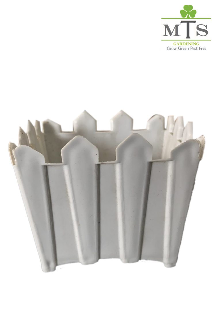 PLASTIC POT