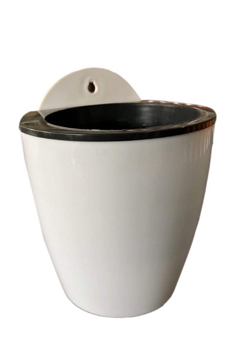 WALL PLASTIC POT